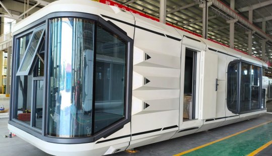 A great gift from across the ocean – the capsule house